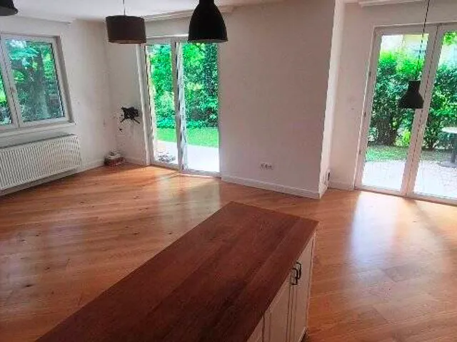 Kiadó lakás Üröm 84 nm