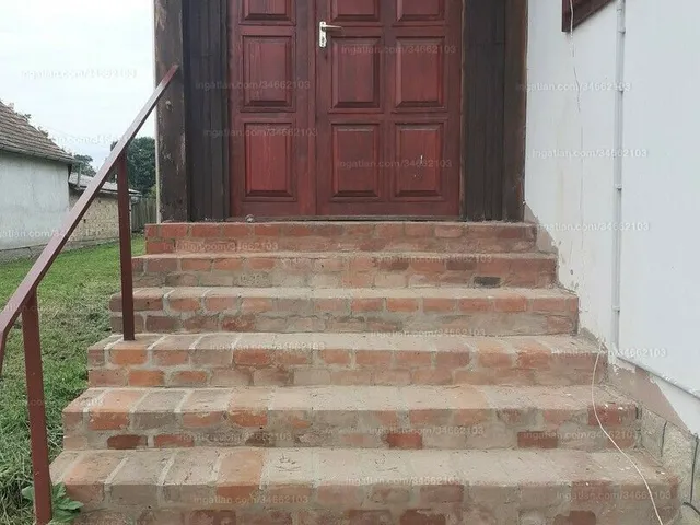 Eladó ház Mesztegnyő 260 nm