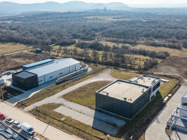 Eladó kereskedelmi és ipari ingatlan Budakeszi 493 nm