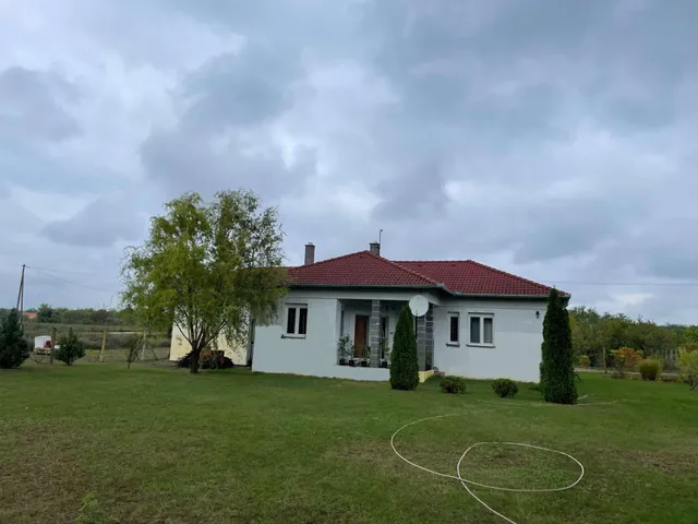 Eladó ház Kecskemét, Szarkás 120 nm