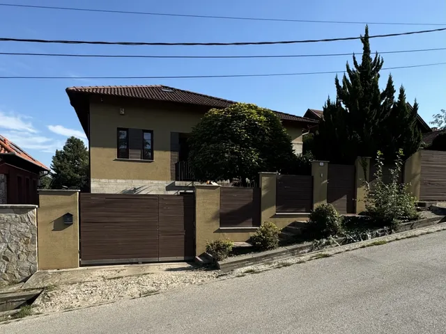 Eladó ház Pomáz, Tél utca 13. 330 nm
