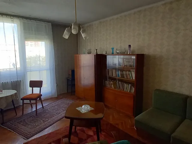 Eladó lakás Székesfehérvár, Deák Ferenc u. 42 nm