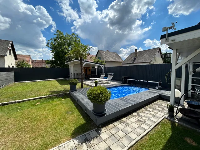 Eladó üdülő és hétvégi ház Tóalmás, Strand utca 64 40 nm