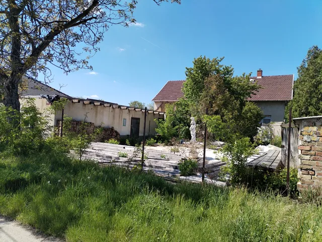 Eladó telek Baj, Szabadság utca 80 nm