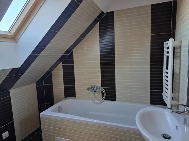 Kiadó ház Budakalász, Batsányi János utca 80 nm