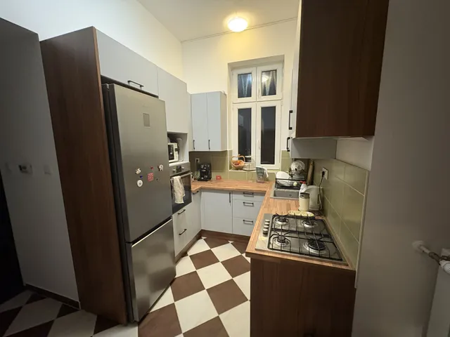 Kiadó lakás Budapest VII. kerület, Almássy tér 11 72 nm