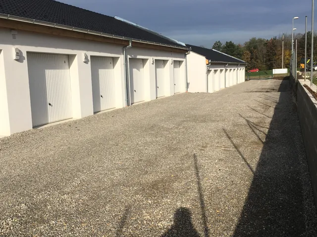 Eladó garázs Kozármisleny 18 nm