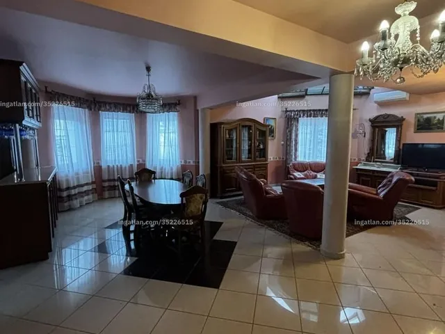 Eladó ház Gyöngyös, Brassói utca 292 nm