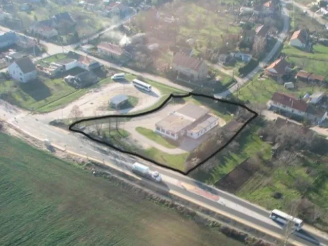 Eladó kereskedelmi és ipari ingatlan Litér 300 nm