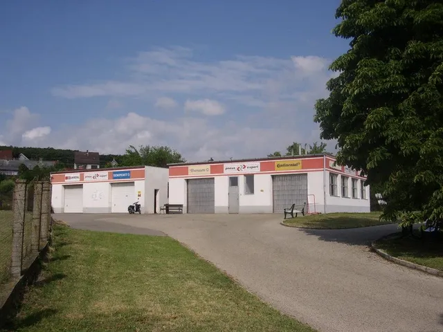 Eladó kereskedelmi és ipari ingatlan Litér, Árpád utca 45. 300 nm