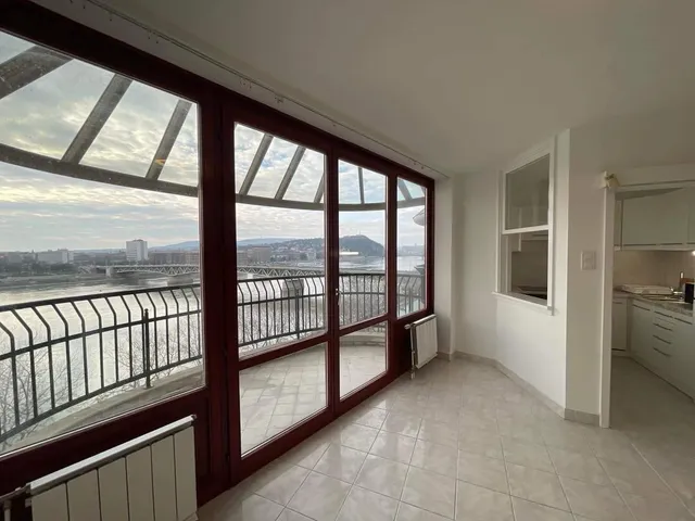 Eladó lakás Budapest IX. kerület, Boráros tér 101 nm