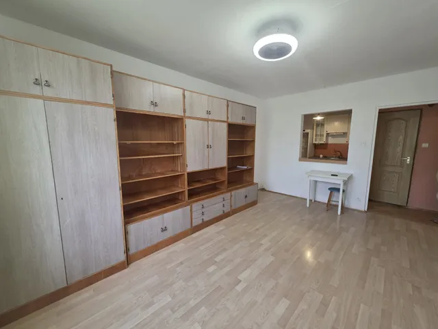 Kiadó lakás Budapest XV. kerület, Nyírpalota út 53 nm