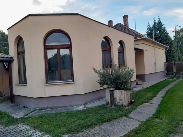 Eladó ház Tát 182 nm