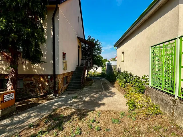Eladó ház Székesfehérvár, Őrhalmiszőlők 80 nm