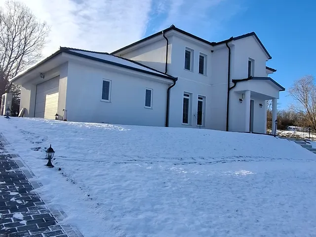 Eladó ház Etyek 211 nm