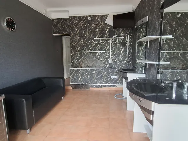 Kiadó kereskedelmi és ipari ingatlan Budapest XIV. kerület, Herminamező 38 nm