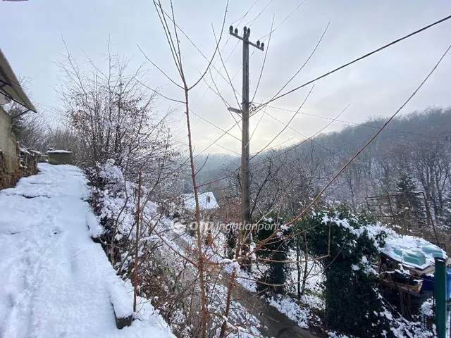 Eladó telek Pécs 2448 nm