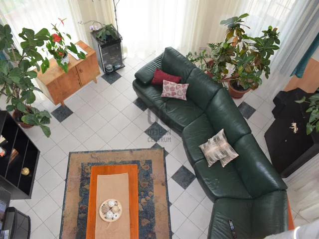 Eladó ház Debrecen, Lencztelep 240 nm