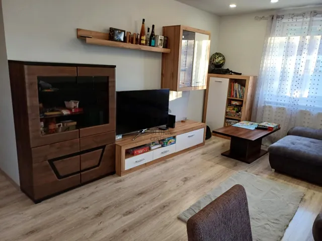 Eladó lakás Debrecen, Postakert 93 nm