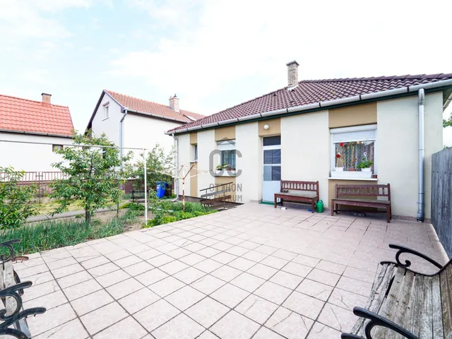 Eladó ház Debrecen, Júliatelep 166 nm