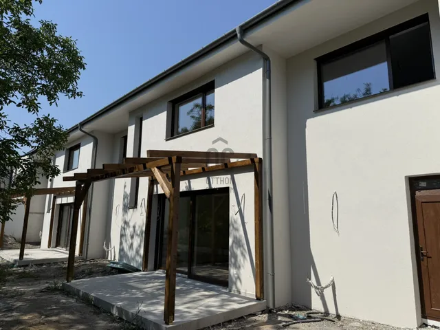 Eladó ház Debrecen, Hatvan utcai kert 212 nm