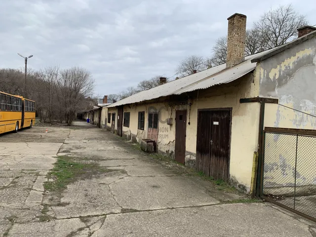 Eladó kereskedelmi és ipari ingatlan Debrecen, Szabadságtelep 400 nm