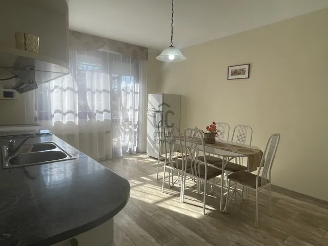 Kiadó ház Debrecen, Veres Péter-kert 140 nm