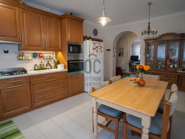 Eladó ház Debrecen, Vargakert 180 nm