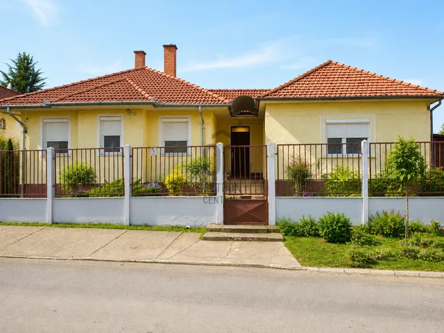 Eladó ház Debrecen, Homokkert 131 nm