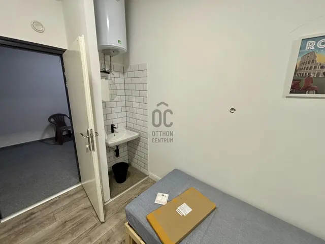 Kiadó kereskedelmi és ipari ingatlan Debrecen, Biharikert 160 nm