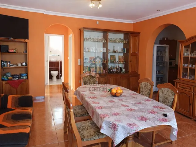 Eladó ház Debrecen, Júliatelep 198 nm