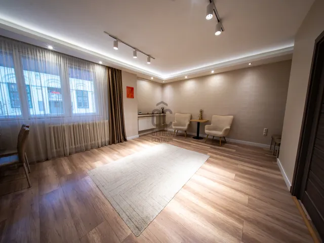 Eladó kereskedelmi és ipari ingatlan Debrecen, Belváros 91 nm