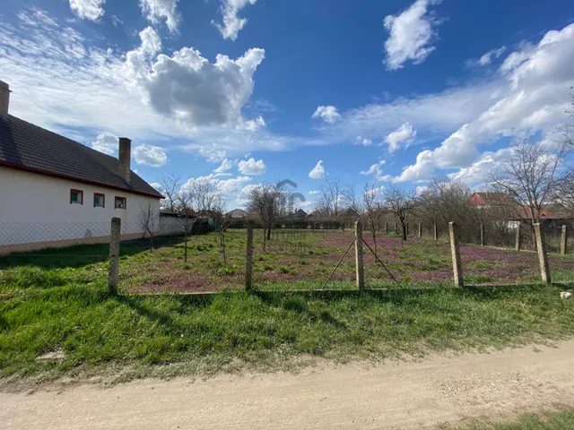 Eladó telek Berettyóújfalu 796 nm