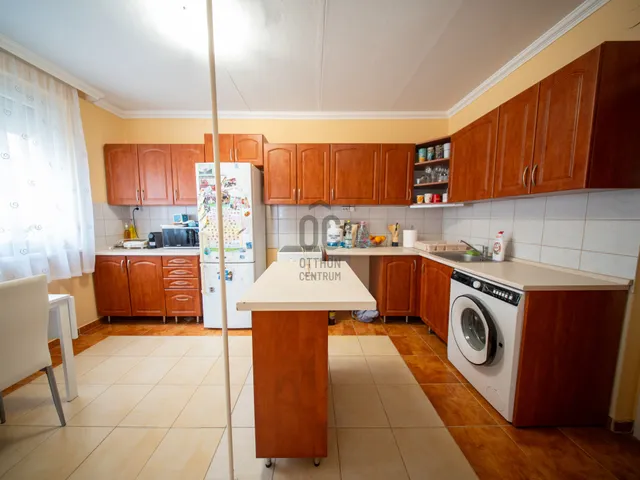 Eladó lakás Debrecen, Tócóskert, Tócóskert tér 56 nm