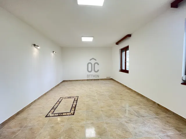 Kiadó kereskedelmi és ipari ingatlan Debrecen, Olajfa lakópark 185 nm