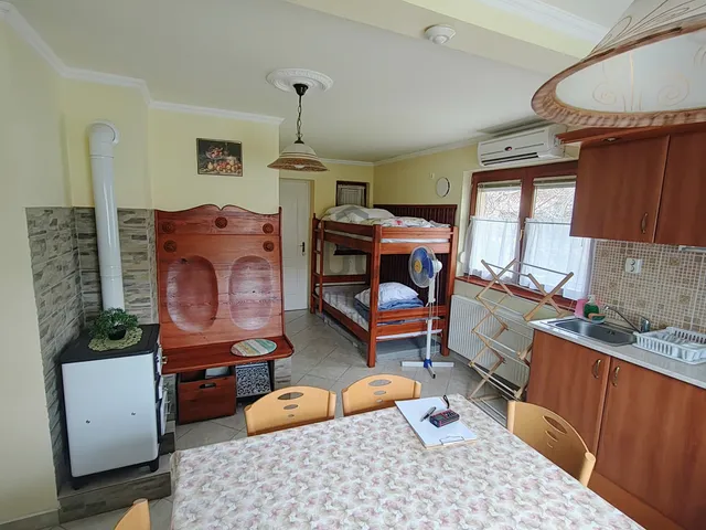 Kiadó kereskedelmi és ipari ingatlan Debrecen, Homokkert 184 nm