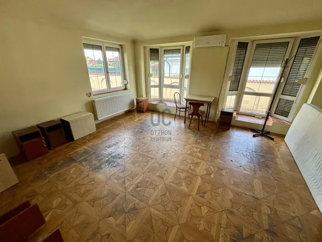 Kiadó ház Debrecen, Veres Péter-kert 270 nm