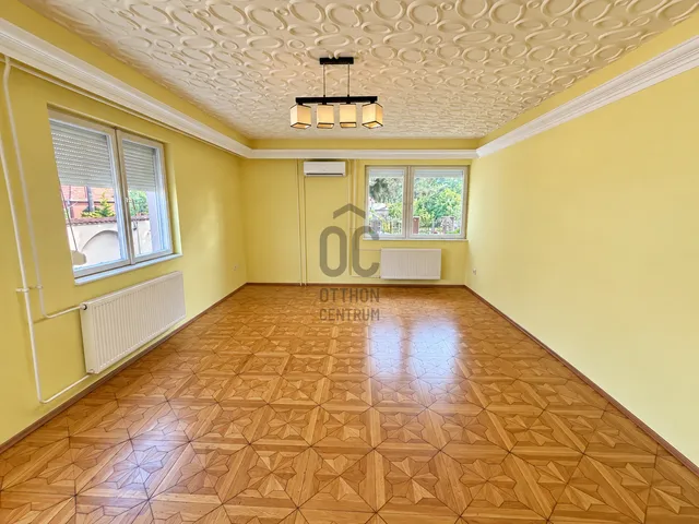 Kiadó ház Debrecen, Veres Péter-kert 270 nm