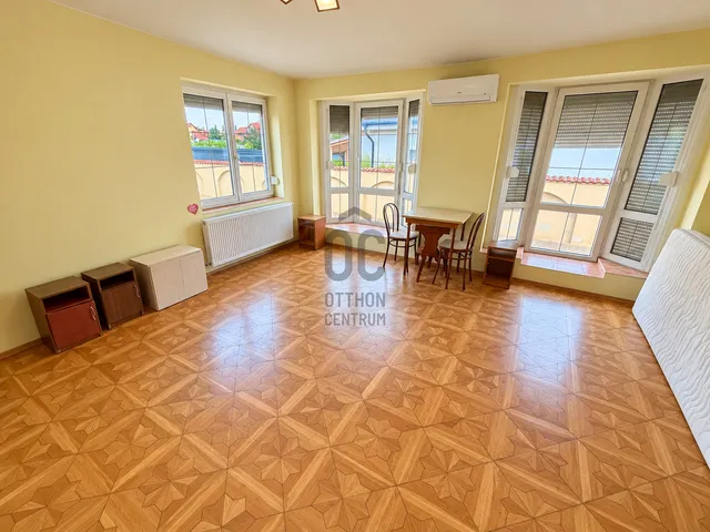 Kiadó ház Debrecen, Veres Péter-kert 270 nm