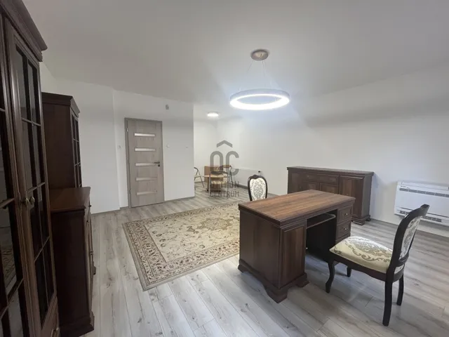 Kiadó kereskedelmi és ipari ingatlan Debrecen, Sestakert 80 nm