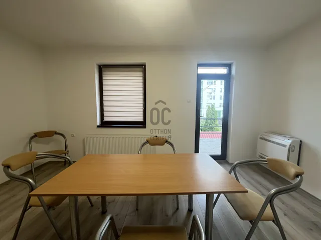 Kiadó kereskedelmi és ipari ingatlan Debrecen, Sestakert 40 nm