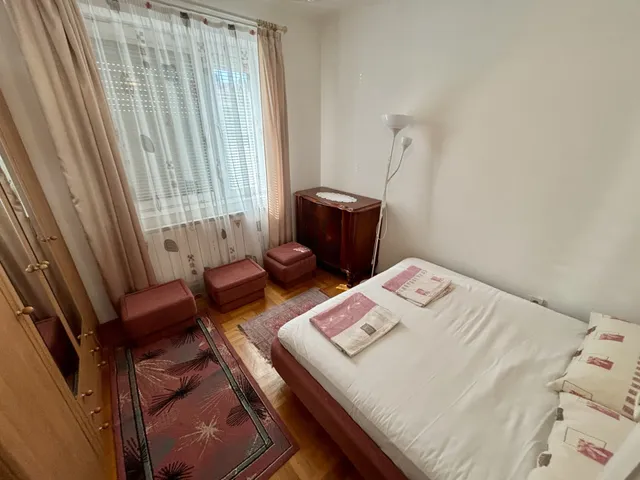 Kiadó kereskedelmi és ipari ingatlan Hajdúszoboszló, Belváros 90 nm