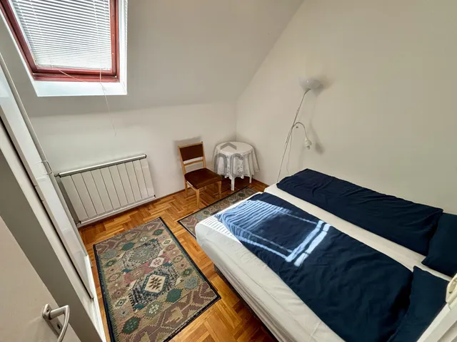 Kiadó kereskedelmi és ipari ingatlan Hajdúszoboszló, Belváros 90 nm