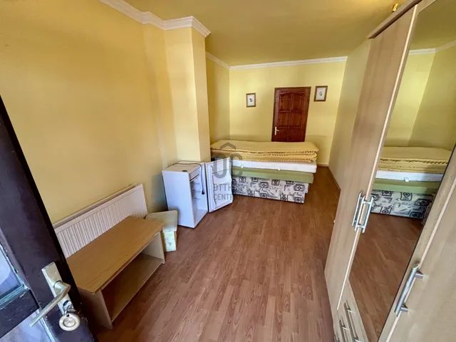 Kiadó kereskedelmi és ipari ingatlan Hajdúszoboszló, Belváros 250 nm