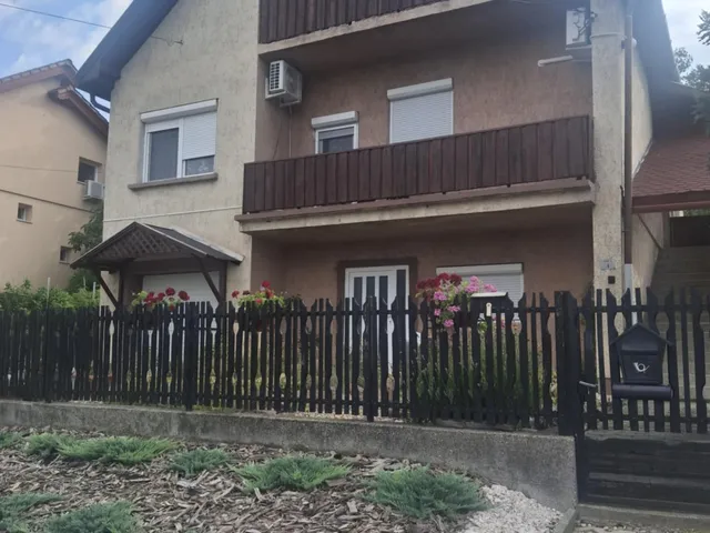 Eladó ház Csolnok 166 nm