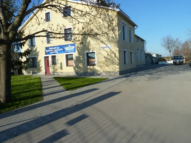 Eladó kereskedelmi és ipari ingatlan Székesfehérvár, Váralja 850 nm