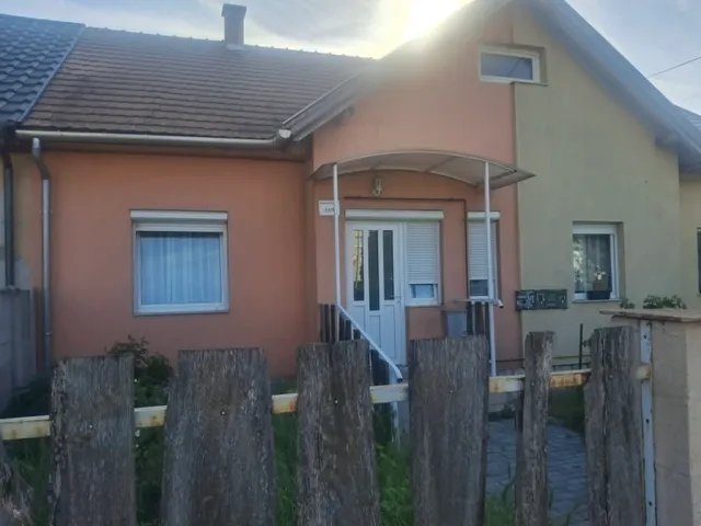 Eladó ház Dorog, Kolónia 51 nm
