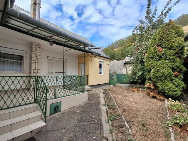Eladó ház Csolnok 104 nm