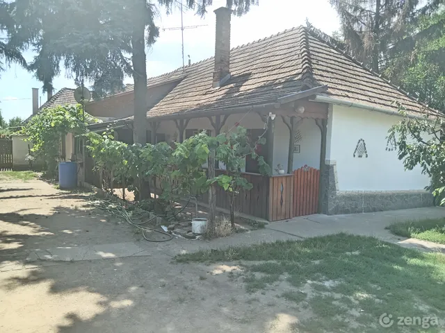 Eladó ház Vámosmikola 174 nm