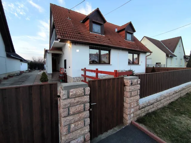 Eladó ház Lánycsók 247 nm